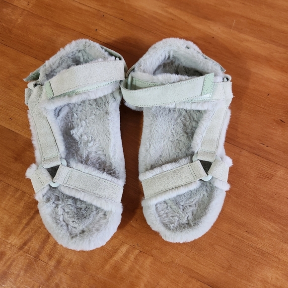 Vionic Viva Womens Faux Fur Strap Sandals Size 6 - Picture 4 of 9